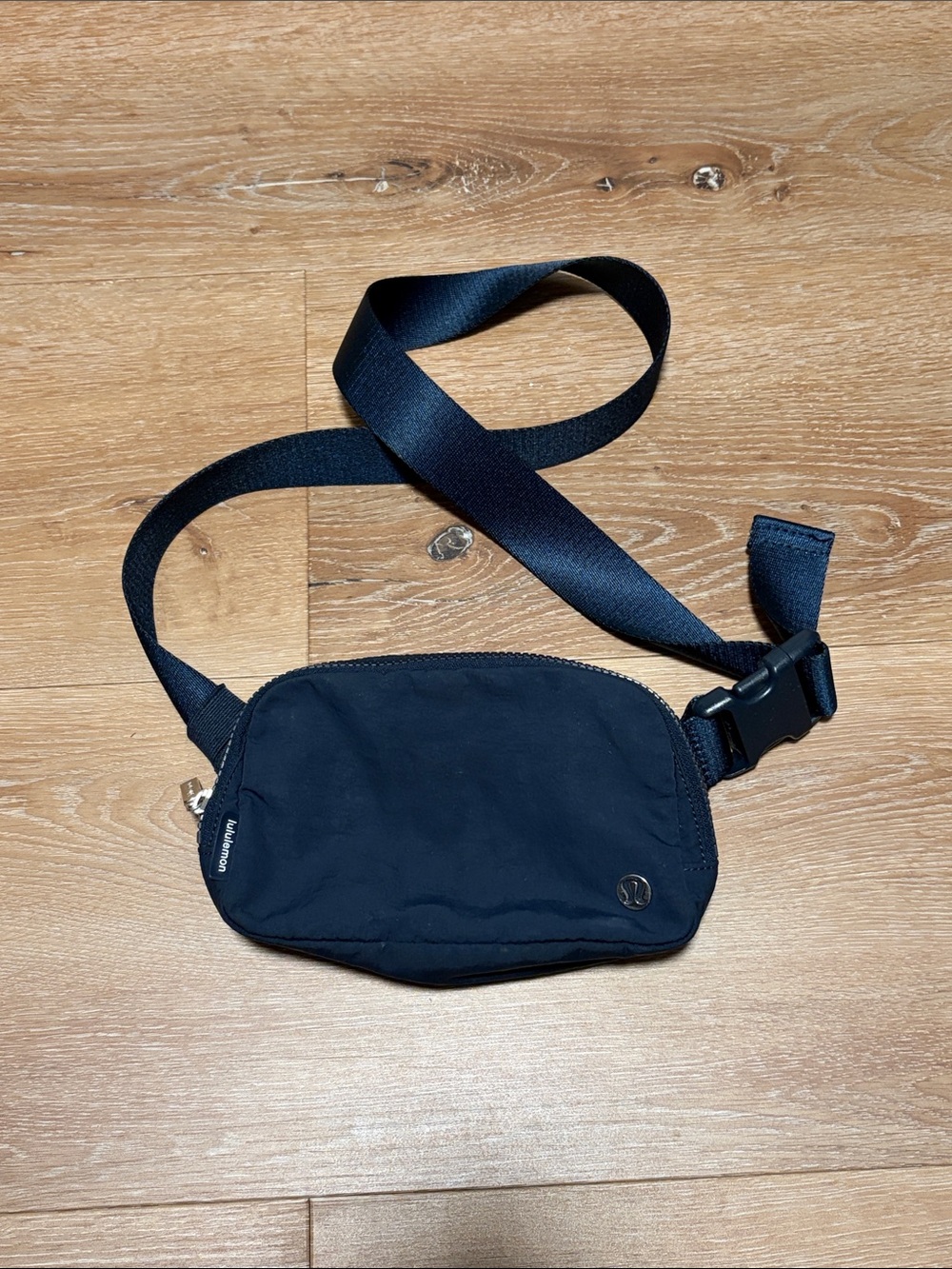 lululemon navy blue belt bag